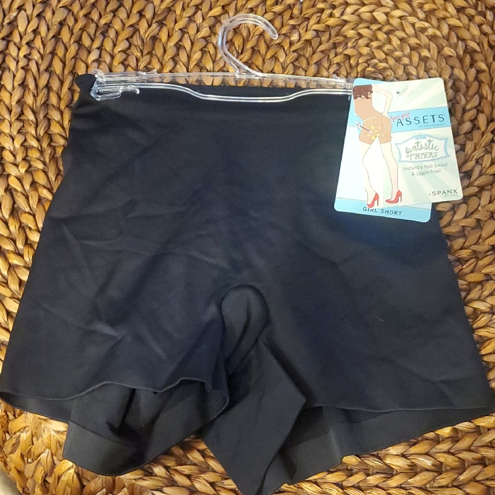 Spanx Women's Black Shorts